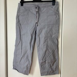 🎉4/30$🎉 Reitmans Grey Cotton Capri Pants – Size 8